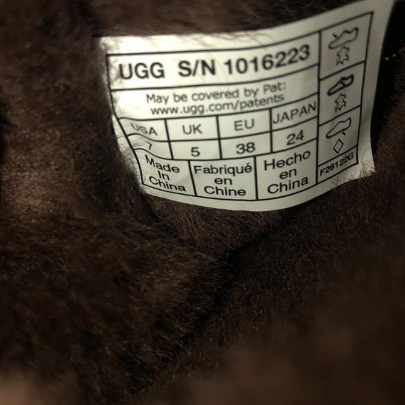 UGG Classic Short II Burnt Cedar - Picture 9 of 10